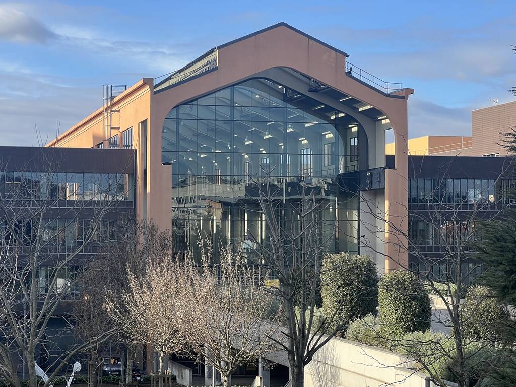 Cité du Cinéma: a gigantic XXL architectural structure in Paris