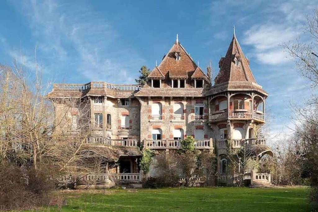 manoir abandonné Paris