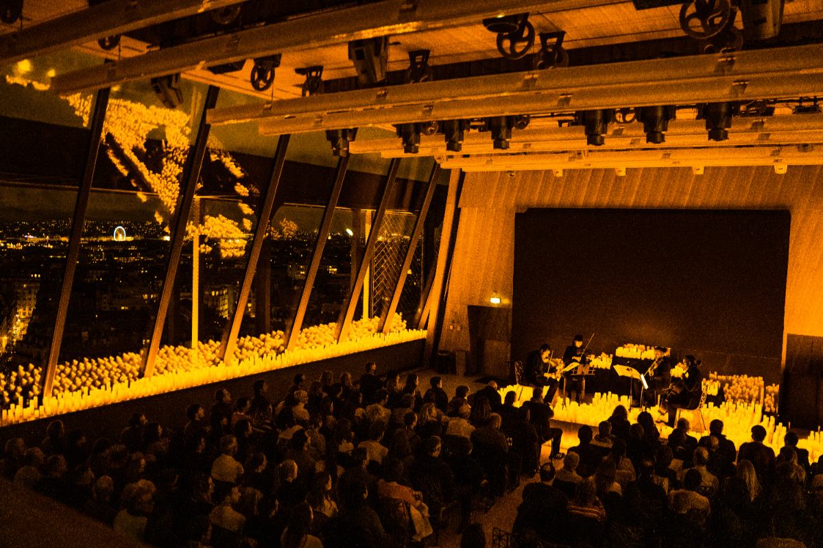 Photo d'un concert Candlelight dans le salon Gustave Eiffel dans la Tour Eiffel