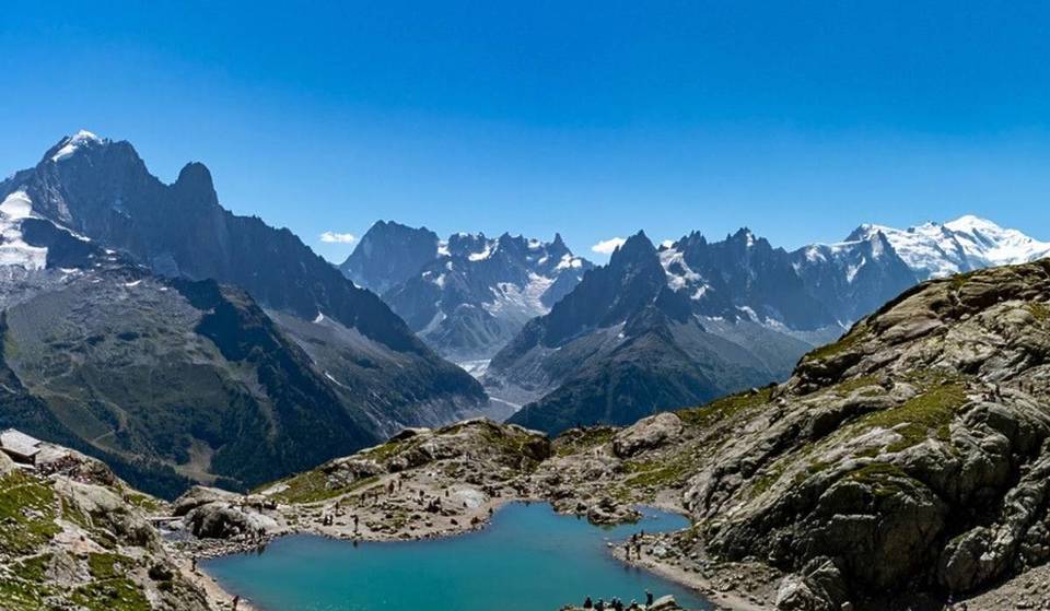 Deze legendarische race trekt elk jaar duizenden lopers en biedt een van de meest spectaculaire landschappen van Europa.