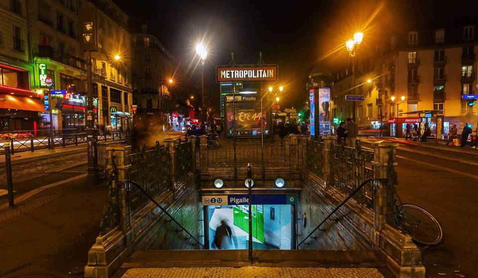 Wat als de metro in Parijs eindelijk de hele nacht open zou blijven? Een petitie heeft voor een verrassing gezorgd en de kwestie weer op tafel gelegd… ondanks de miljoenen euro’s die het zou kosten!