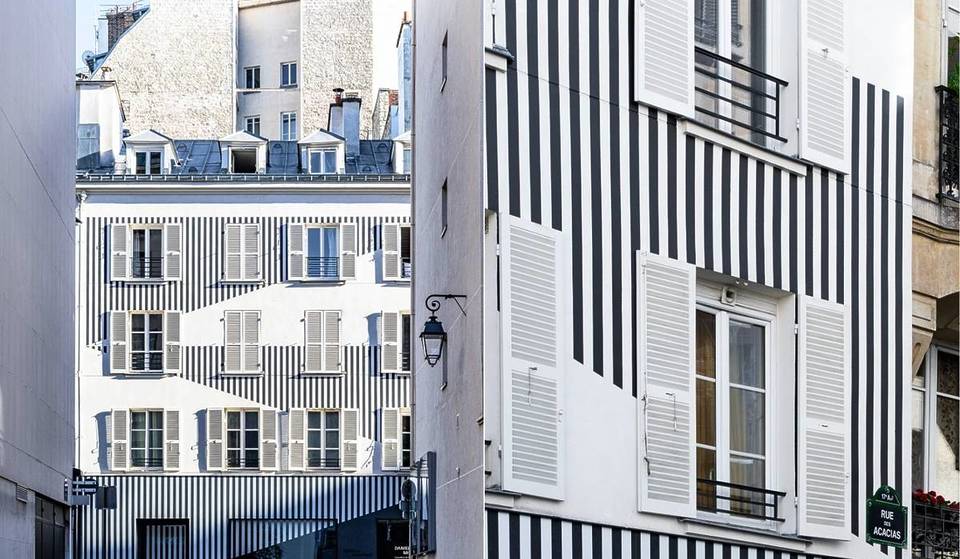 Bijna 40 jaar na zijn Colonnes onthult Buren een nieuw, nooit eerder vertoond werk in Parijs