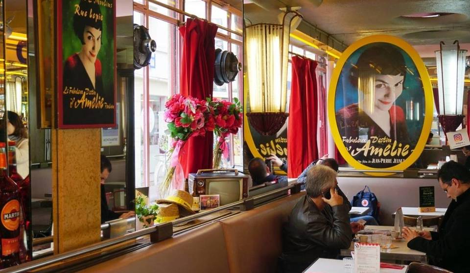In diesem legendären Art-Deco-Restaurant in Paris wird eine riesige Madeleine zu Ehren von Marcel Proust serviert &#8211; seit 1914 wird hier jedes Jahr ein historischer Literaturpreis verliehen.