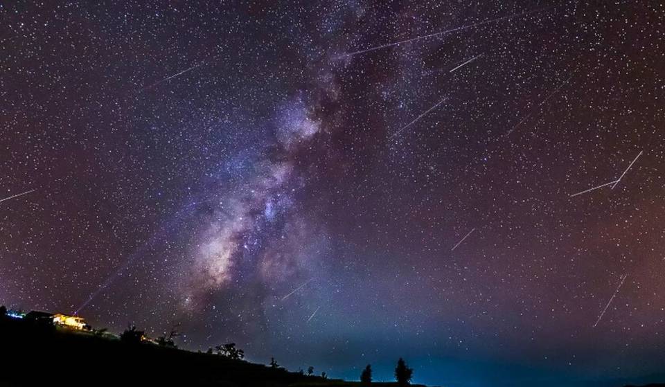 Ein farbenfroher Sternschnuppenregen wird den Himmel erhellen – Spitzenwerte von 15 Meteoren pro Stunde heute Abend