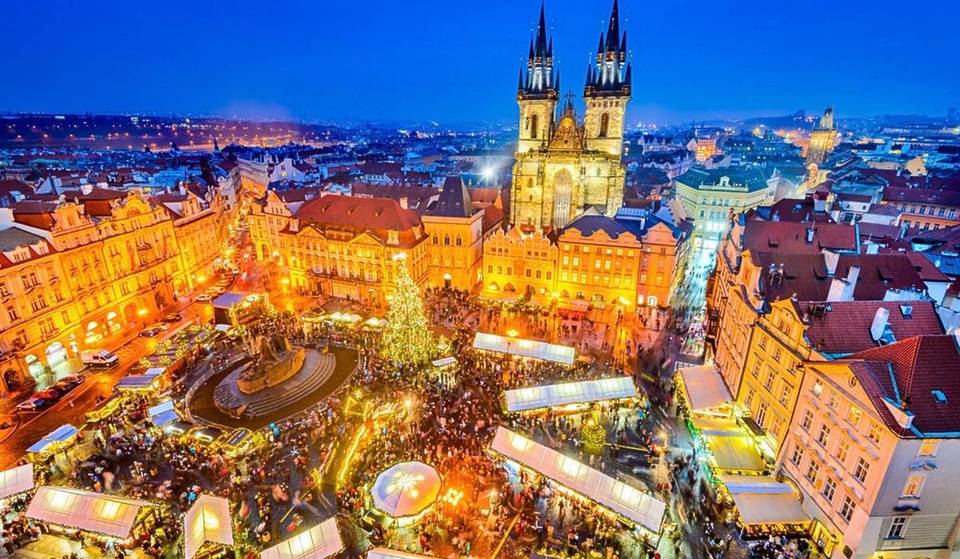 Diese europäische Hauptstadt lässt Sie in einen märchenhaften Weihnachtsmarkt eintauchen – von Paris aus ist sie in 1h45min zu erreichen.