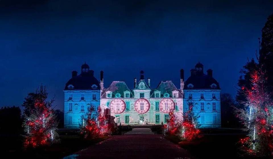 2 hours from Paris, the château that inspired Hergé is transformed into an enchanted palace for the festive season.