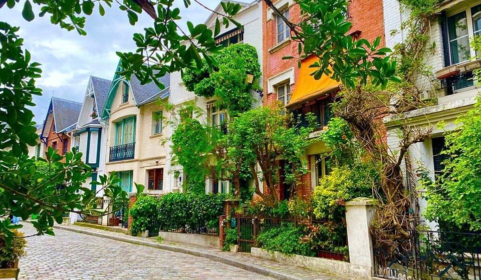Dit verborgen steegje in Montmartre, dat doet denken aan Notting Hill, herbergt onvermoede art-decoschatten