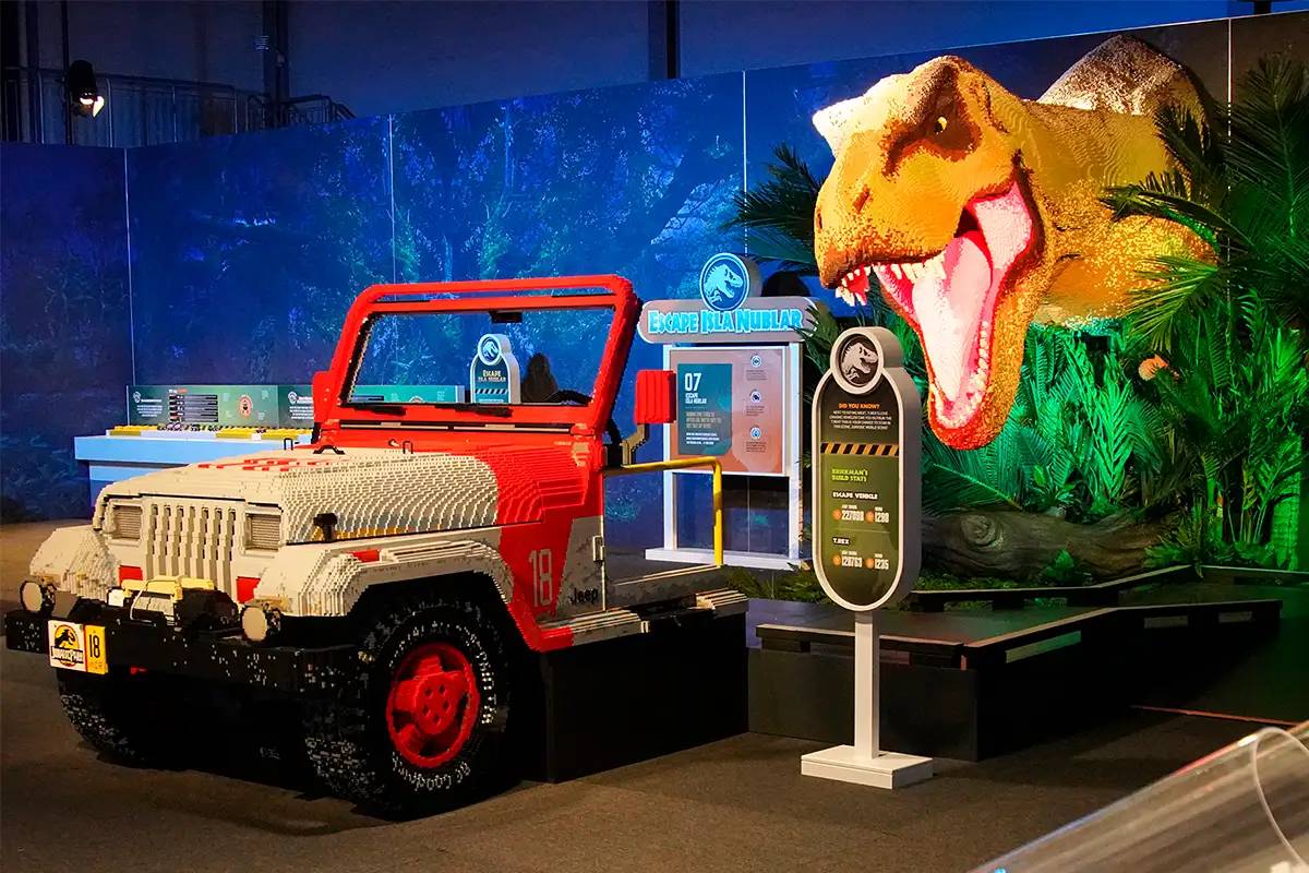 lego brickman jurassic