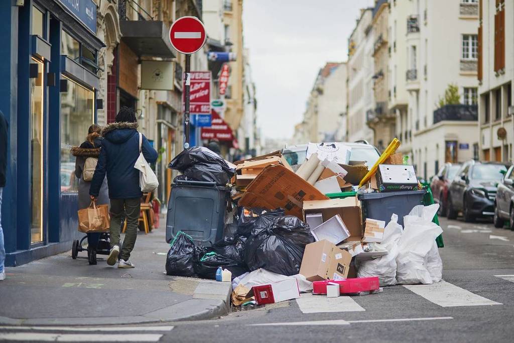 Paris dirtiest city @shutterstock
