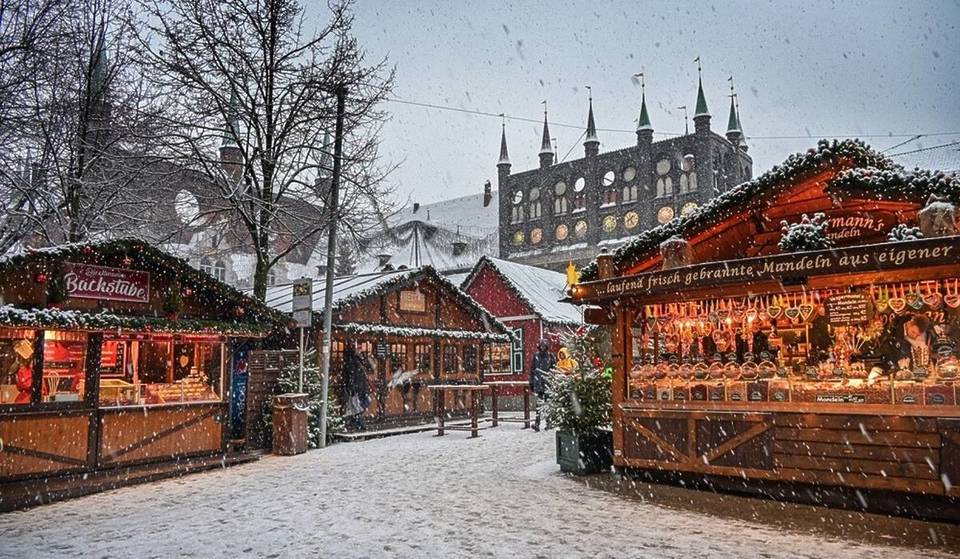 This medieval Christmas market with its 180 stalls has been held every year since 1684 – it’s just 1h30 from Paris.