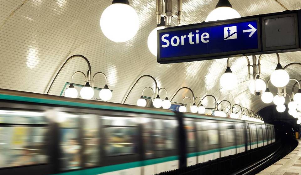 C’est officiel : le pass Navigo augmentera de 2 euros dès le 1er janvier 2026 et franchira la barre des 1 000 euros par an…