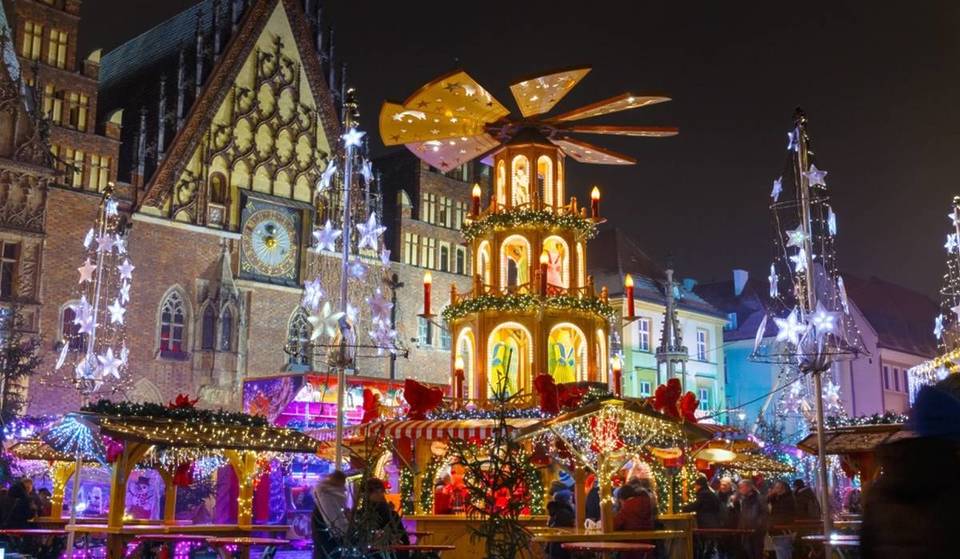 Questo mercatino di Natale, a 2 ore da Parigi, riunisce più di 200 chalet e trasforma l’intera città in uno scenario da favola.