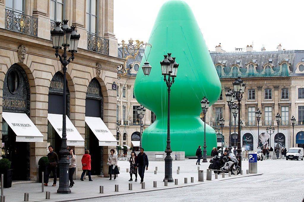 Tree, installation de Paul Mac Carthy Place Vendôme