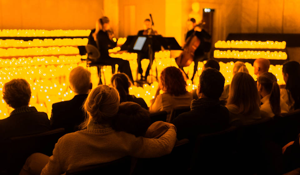 Beter dan een klassiek Valentijnsdiner: ontdek het meest romantische evenement van Parijs om “Ik hou van je” te zeggen in een adembenemende historische omgeving