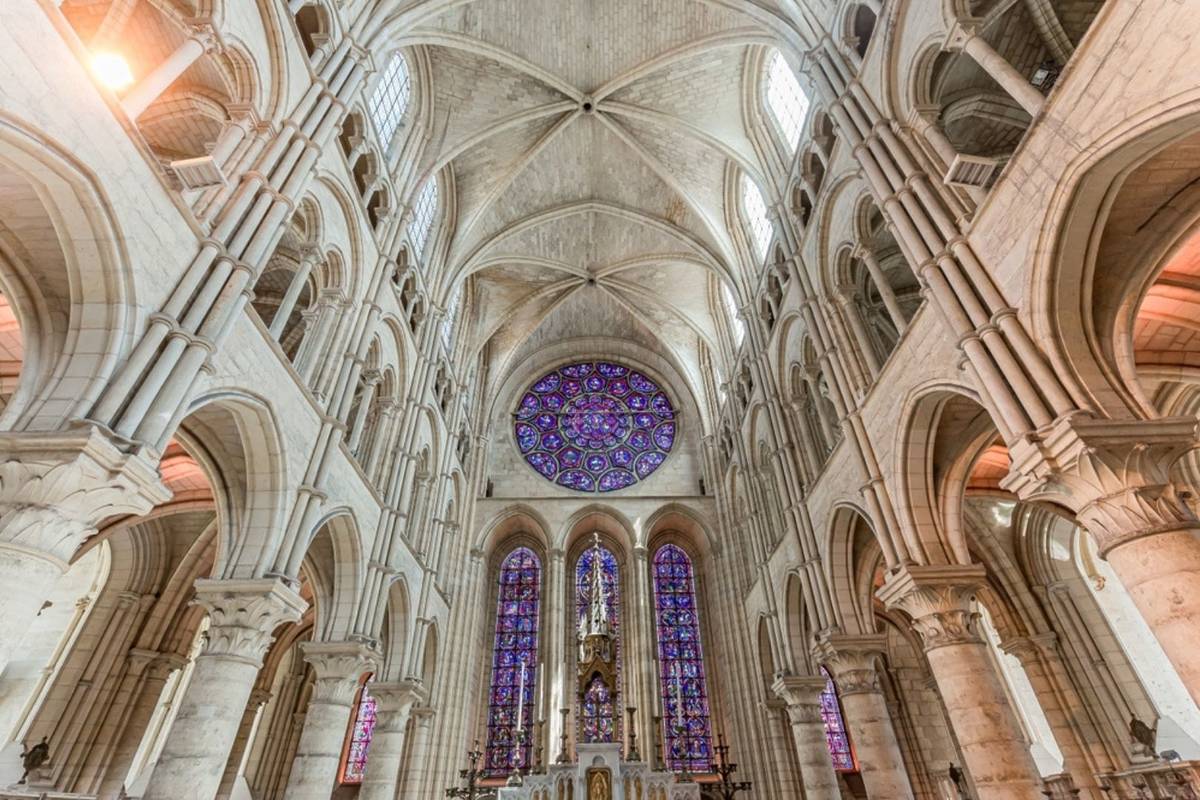 vitraux cathédrale gothique