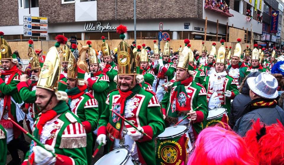 Questo gigantesco carnevale secolare attira ogni anno centinaia di migliaia di visitatori: torna a febbraio ed è facilmente raggiungibile da Parigi.