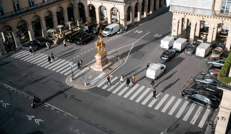 A Parigi, entro la fine del 2026 saranno eliminati circa 20.000 posti auto per proteggere i pedoni!