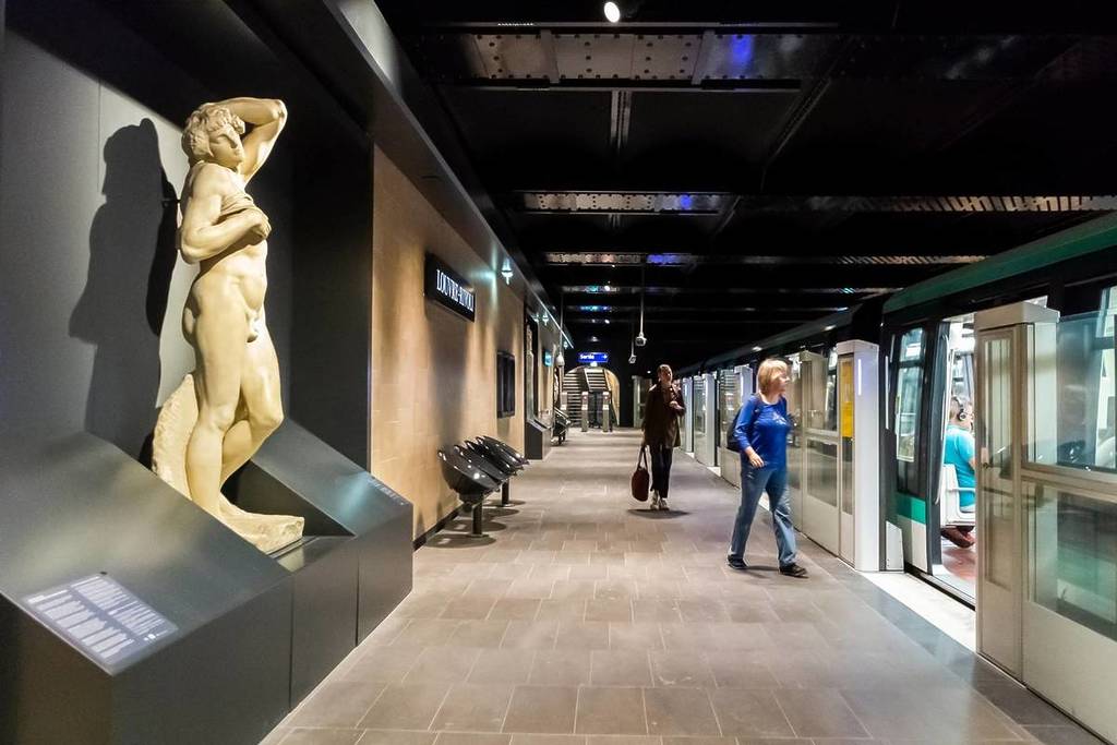 vieille station métro Paris @shutterstock