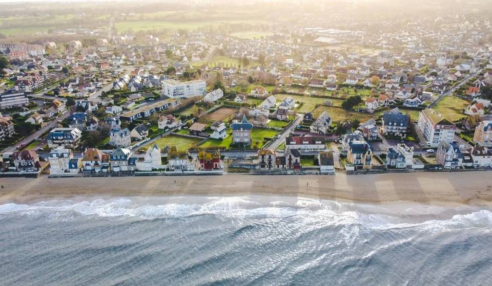Op 2 uur rijden van Parijs is deze badplaats met zijn Belle Époque-sfeer een mooi alternatief voor Cabourg of Deauville – de kliffen aan zee zijn wel 100 meter hoog!