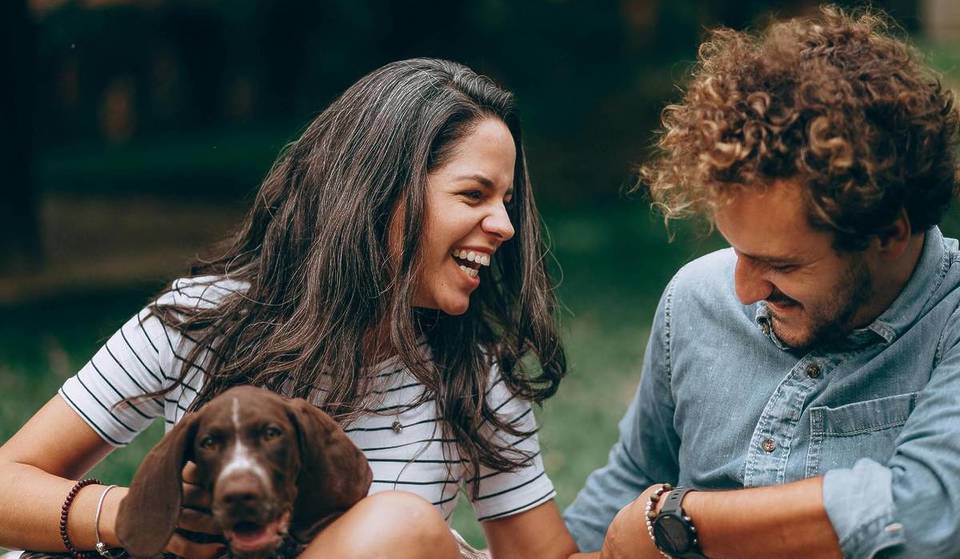 Em Paris, essa noite para solteiros também aceita… o teu cão: um conceito incomum criado para o Dia dos Namorados que já está dando o que falar!