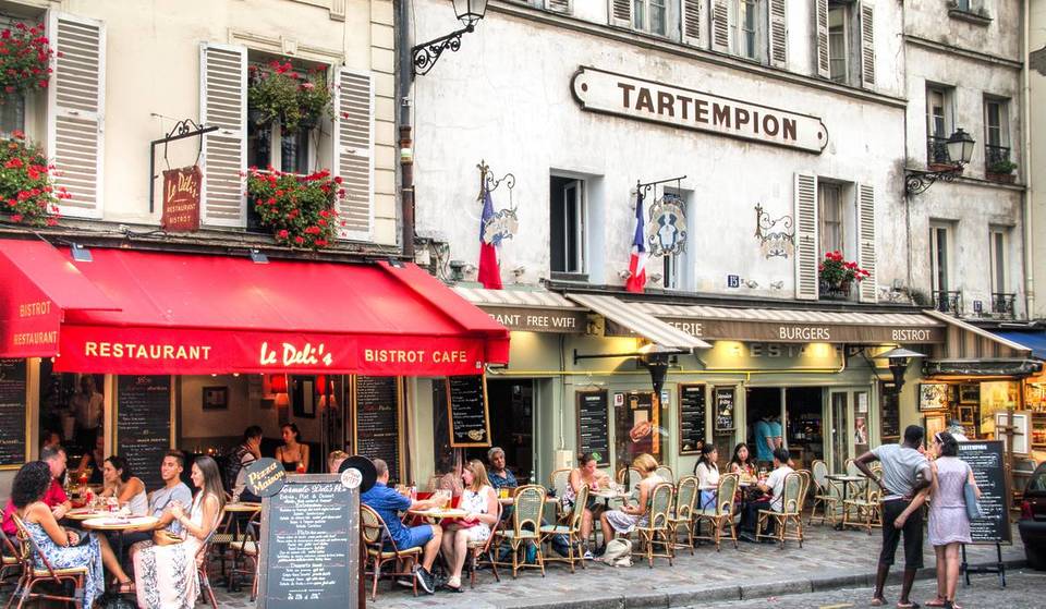 “More than four times the length of the Périphérique”: the incredible total length of Parisian terraces would exceed 150 kilometers.