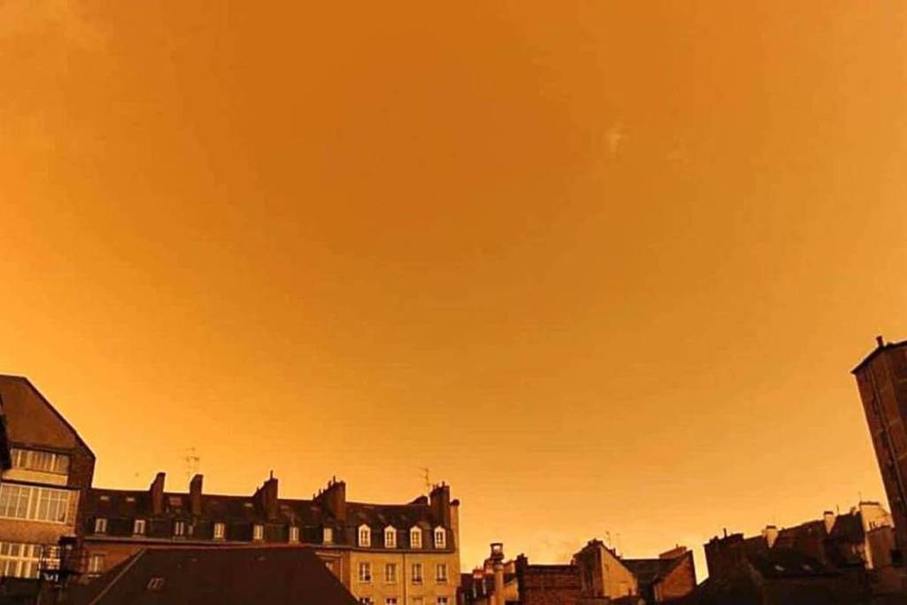 Ciel orange Paris