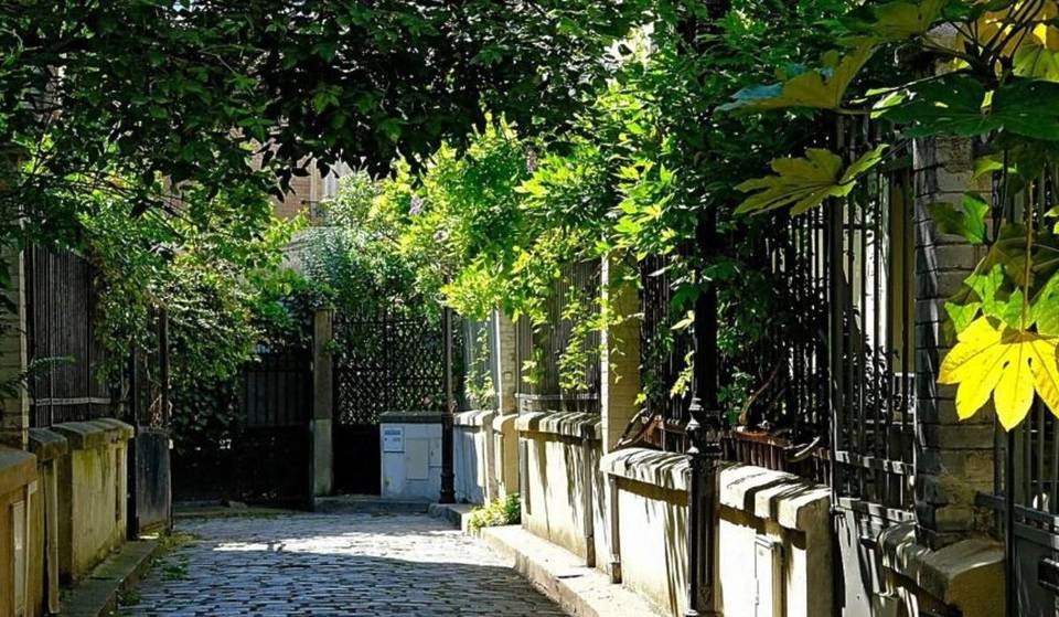 Questa strada segreta del 13° arrondissement sembra un piccolo villaggio di campagna nel cuore di Parigi.