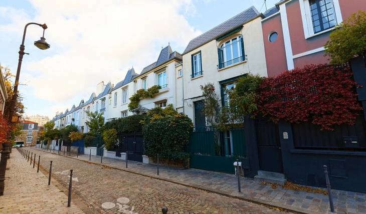 This is one of the most secret spots in the 13th arrondissement: this green haven of peace instantly transports us out of the capital.