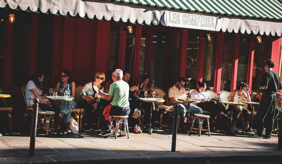 Questa mappa gratuita mostra in tempo reale quali terrazze sono al sole: uno strumento intelligente per evitare i caffè affollati.