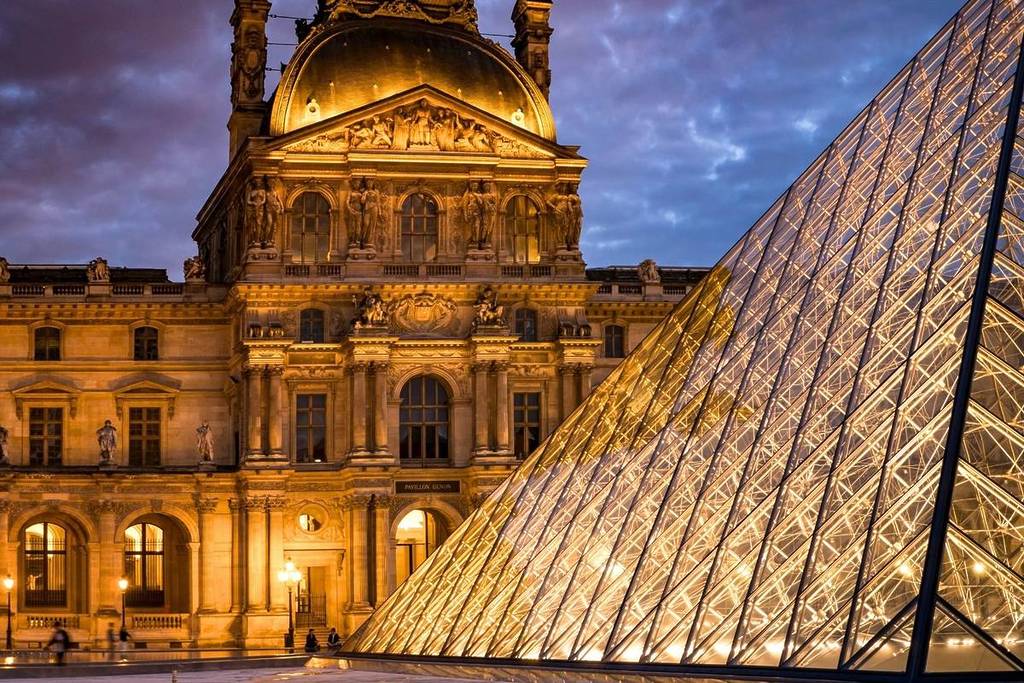 pyramide louvre