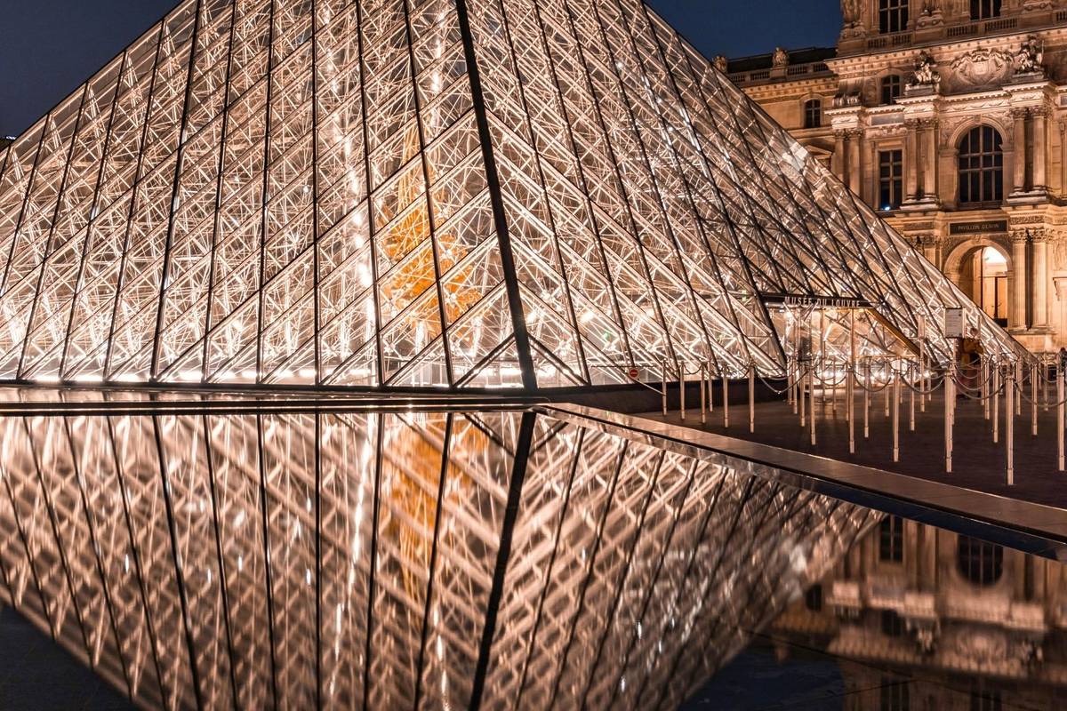 pyramide louvre