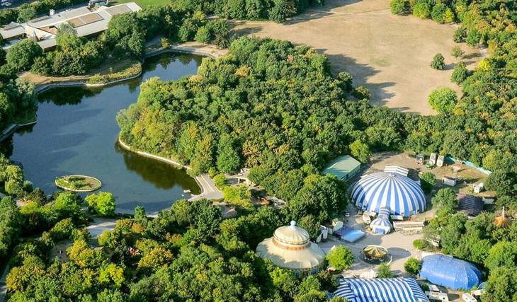 This 80-hectare park is home to one of the few miniature trains still in operation in the Île-de-France region—it can be reached in 20 minutes from Paris.