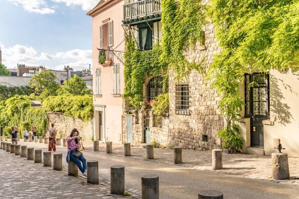 rue pavée montmartre