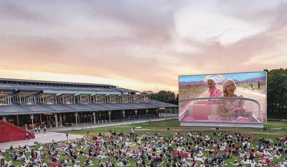 En París, el cine al aire libre más grande vuelve a abrir por fin en julio: durante casi un mes, podrás ver películas bajo las estrellas… ¡y es totalmente gratis!