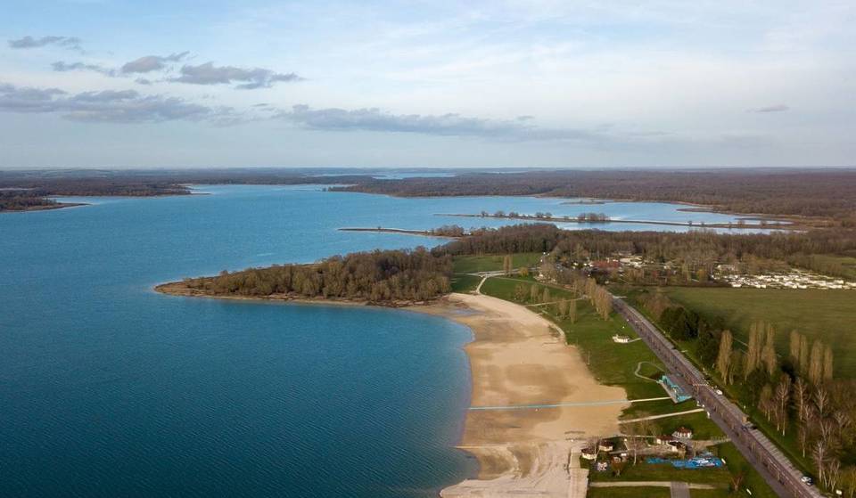 A solo 2 horas de París, este inmenso y desconocido parque natural alberga tres espectaculares lagos que recuerdan a los paisajes canadienses