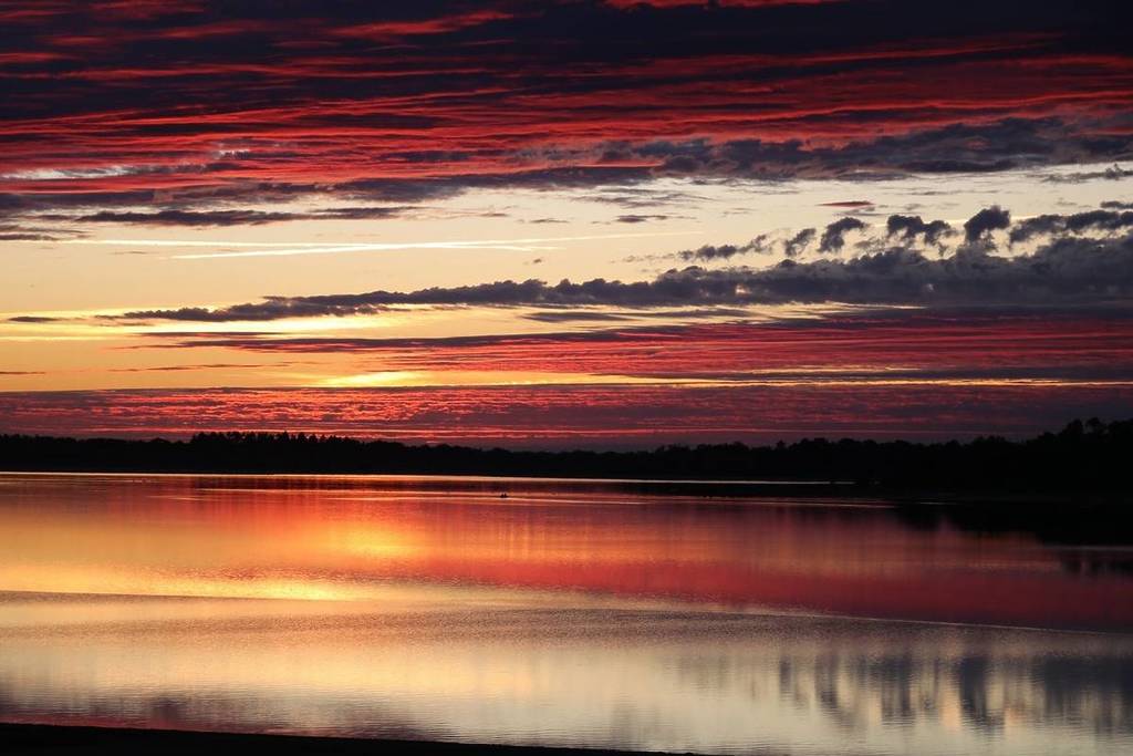 lago tramonto