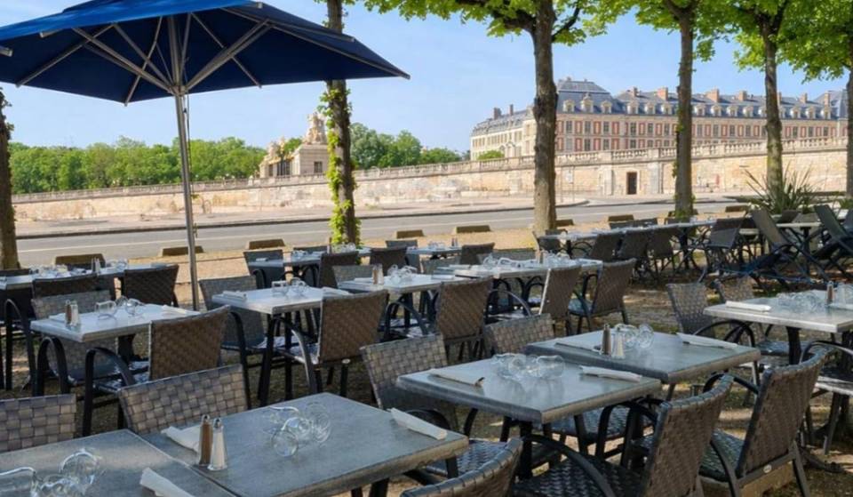 «Vista direta para o castelo de Versalhes»: este bouillon possui uma das esplanadas mais cobiçadas da Île-de-France