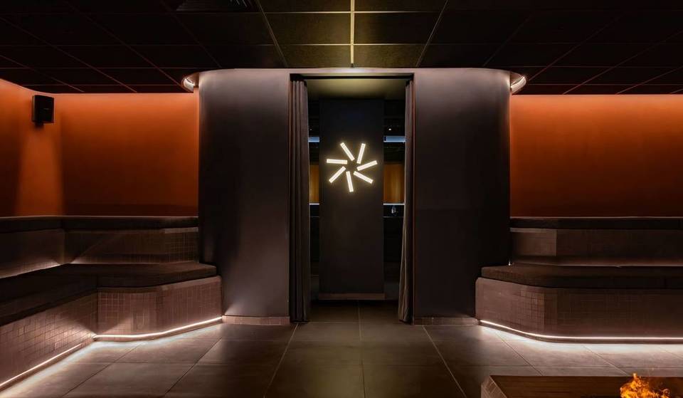 Olvídate de los spas tradicionales: este nuevo concepto en el corazón de París te hace alternar entre la sauna y baños fríos a 5 °C