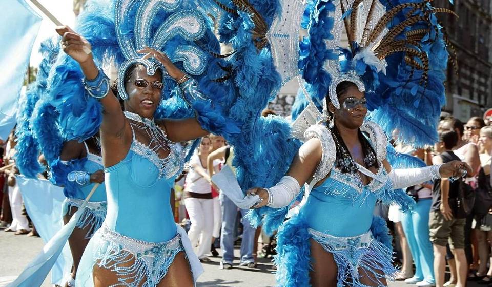Este gigantesco carnaval con 4000 bailarines va a encender los Campos Elíseos este verano; será totalmente gratuito y sin necesidad de reserva