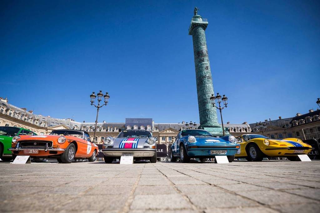Die schönsten Oldtimer Europas sind dieses Wochenende auf der Place Vendôme in Paris zu sehen