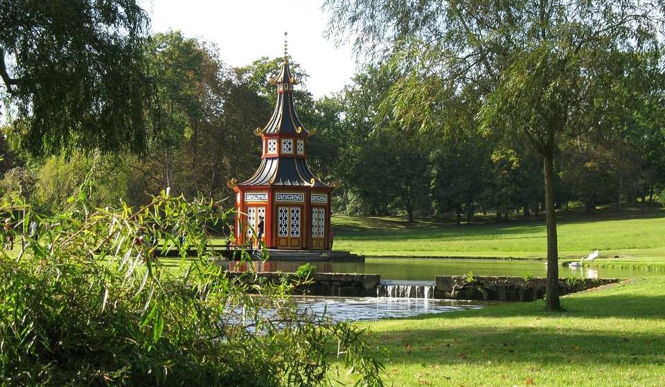 A meno di un’ora da Parigi, questo stravagante castello nasconde una pagoda cinese, una piramide e una tenda tartara