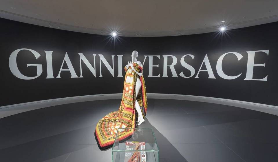 Uma enorme exposição Versace chega a Paris este verão – com cerca de 450 peças em exibição no Museu Maillol