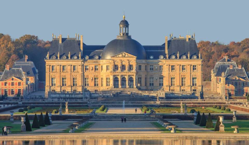 Ayant inspiré Versailles, ce château à 50 min de Paris est le plus grand domaine privé de France – il a servi de décor à 150 films et l&rsquo;été, ses jardins de 33 hectares signés Le Nôtre s’illuminent de 2000 bougies