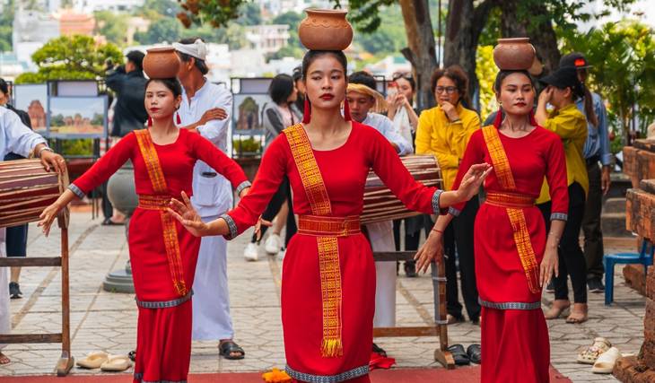 Trajes tradicionales, bailes, artes marciales… Este fin de semana, un enorme desfile vietnamita gratuito hará vibrar París
