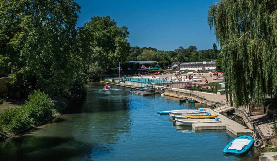 «Arena fina en más de 3 hectáreas» A una hora de París, esta isla secreta alberga la playa fluvial más grande de Francia, y acaba de reabrir