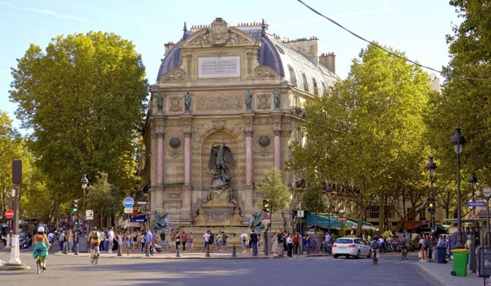 Après plus d&rsquo;un an de travaux, la fontaine Saint-Michel s&rsquo;apprête à retrouver son éclat