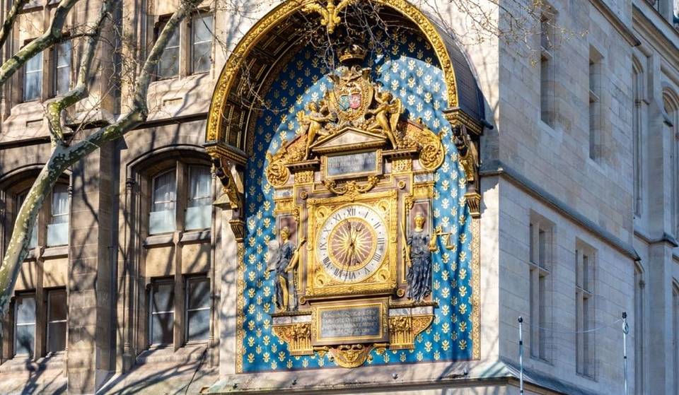 O relógio mais bonito de Paris dá a hora aos parisienses há mais de 650 anos
