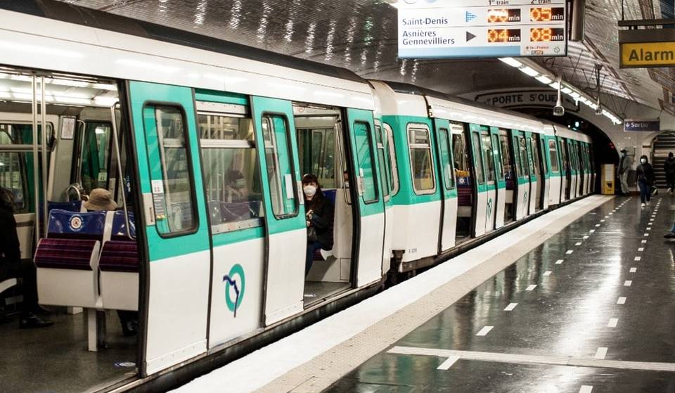 “Sarà un vero inferno”: la linea della metropolitana più odiata di Parigi chiuderà parzialmente per un mese e mezzo quest’estate