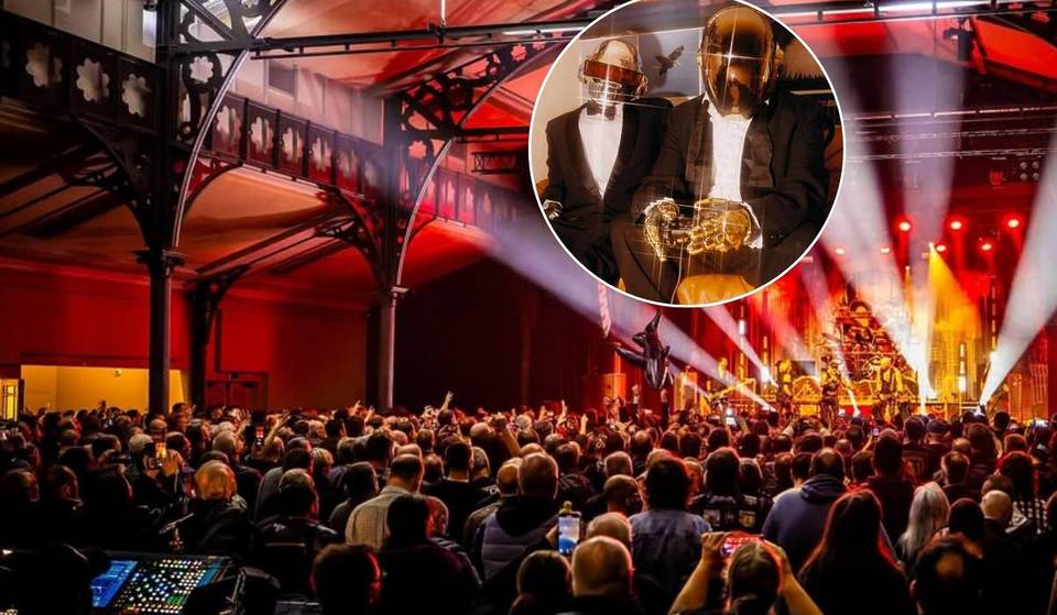 7 giorni, 90 artisti e 10 luoghi iconici: questo festival parigino invade un ex cabaret nella struttura Eiffel dove hanno esordito i Daft Punk