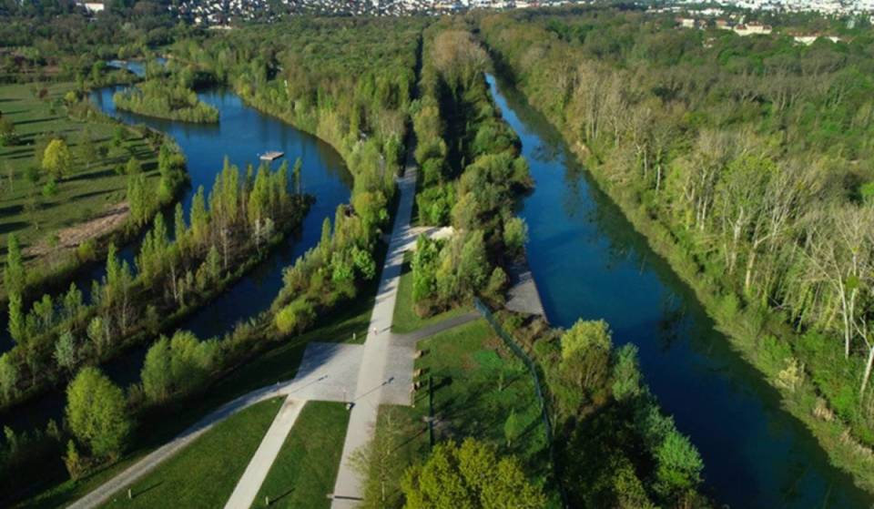 Dimentica Fontainebleau: questo parco poco conosciuto di 65 ettari nella Seine-Saint-Denis ospita 170 specie di uccelli e un villaggio preistorico visitabile gratuitamente